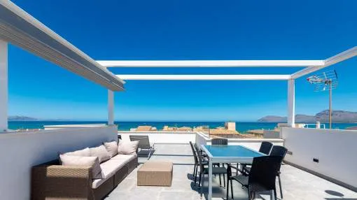 Modern sea-view chalet with pool, independent apartment, and touristic rental license in Son Serra de Marina