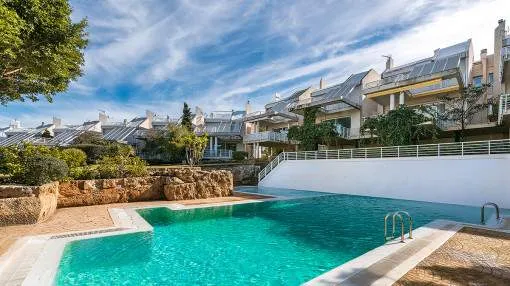 Spacious, elegant terraced house with private garage in Son Veri Nou Spacious, elegant terraced house with private garage in Son Veri Nou