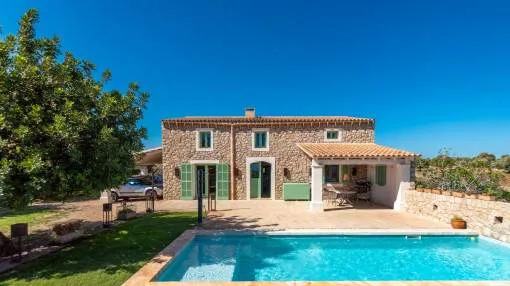 Beautiful, newly-built finca with saltwater pool and sea views in a tranquil location near Son Carrio