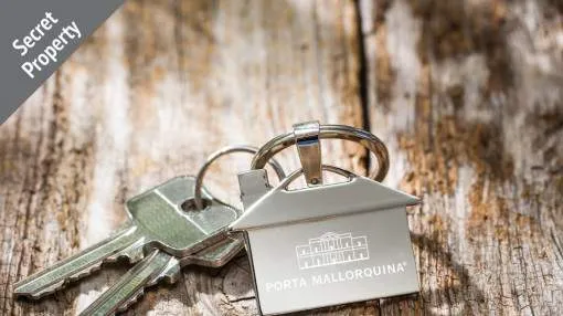 Renovated natural-stone finca with sea views, privacy and pool close to the sandy beach of Alcudia