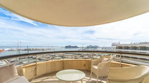 Elegant penthouse with sea views on the Paseo Marítimo Elegant penthouse with sea views on the Paseo Marítimo
