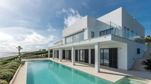 Villa on the 1st sea line with a 15 metre-long heated pool in Cala Murada Villa on the 1st sea line with a 15 metre-long heated pool in Cala Murada