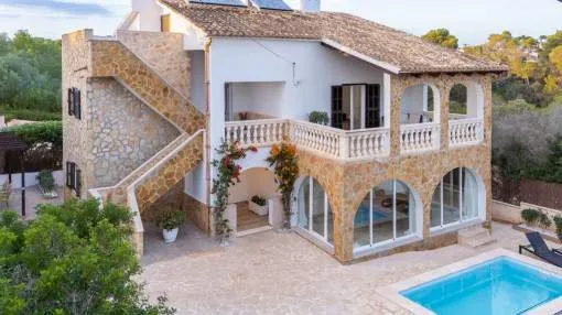 Charming villa with 2 separate living units, pool and barbecue zone in Cala Santanyi Charming villa with 2 separate living units, pool and barbecue zone in Cala Santanyi