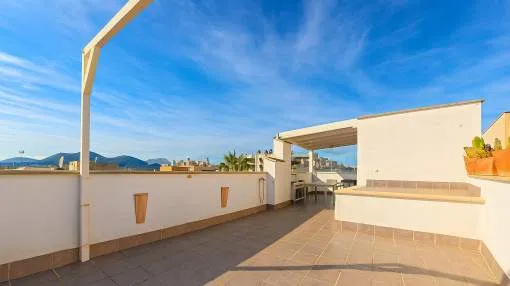 Modern apartment in Puerto Alcúdia only 30 metres away from the promenade and with a lovely sun terrace