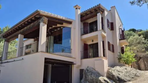 Idyllic Villa in a Quiet Location with Large Pool and Panoramic Views