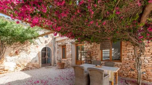 Charming village house with pool in Es Llombards Charming village house with pool in Es Llombards