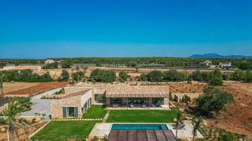 Fantastic newly built finca with pool in Campos