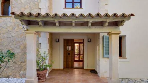 Mediterranean family retreat – country-style villa with a beautiful garden in Nova Santa Ponsa