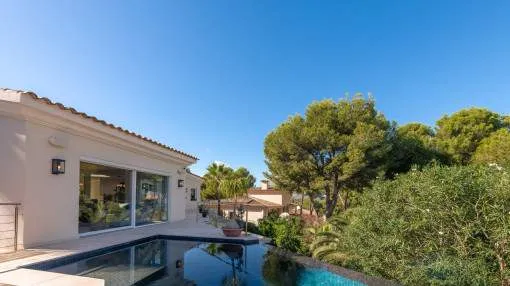 Villa for exceptional quality of life in the green surroundings of Nova Santa Ponsa