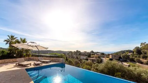 Luxurious Mountain Residence with Infinity Pool and Sea Views – Seasonal Rental Winter/Summer
