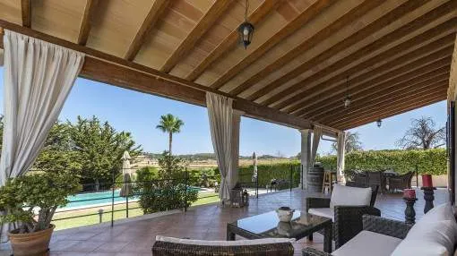 Splendid and bright holiday finca with pool in the outskirts of Sineu