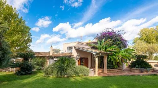 Private finca estate in Capdepera with two houses and two pools, walking distance to Cala Agulla