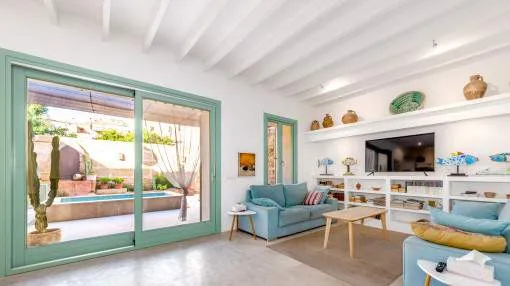 Renovated townhouse with pool and garage in Sineu