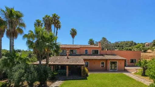 Charming finca with a beautiful garden and pool in the idyllic countryside of Campanet