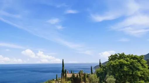 Unique traditional estate in a prime location overlooking the coast of Banyalbufar
