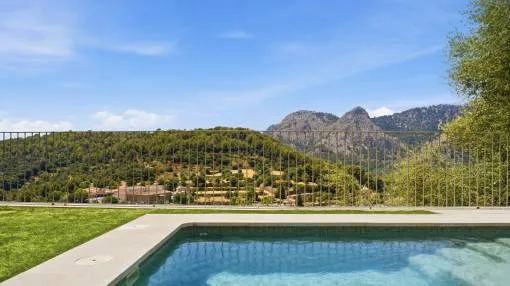 Renovated village house with a pool and panoramic views of Bunyola