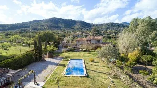 Charming country house in Binissalem, available immediately, with pool and outside jacuzzi