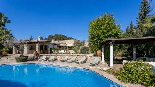 Elegant villa in Pollenca with pool, guest house and renting licence, close to the golf course