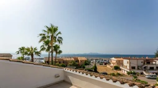 Spacious sea-view villa in a quiet location on the harbour of Colonia Sant Pere Spacious sea-view villa in a quiet location on the harbour of Colonia Sant Pere