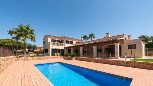 Light-flooded villa in a prime location in Maioris Decima Light-flooded villa in a prime location in Maioris Decima