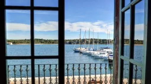 Charming Mallorcan townhouse on the frontline in Porto Colom