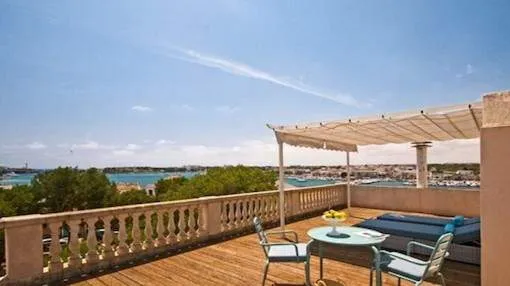 Outstanding townhouse in the old town of Porto Colom
