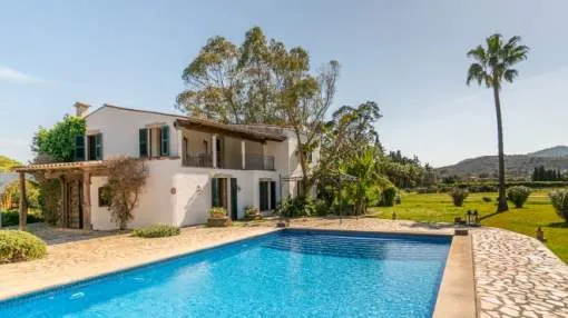 Typical Mallorcan finca in picturesque surroundings with pool only 3 km from Pollenca and the beach