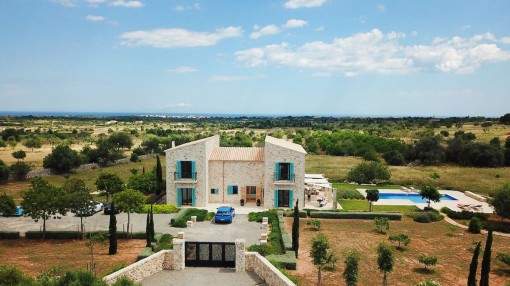 Stylish finca with wonderful panoramic views and holiday rental license near Porto Cristo Stylish finca with wonderful panoramic views and holiday rental license near Porto Cristo