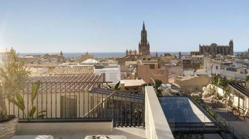 Beautiful, completely refurbished penthouse with large terrace in the center of Palma's old town for first time occupancy Beautiful, completely refurbished penthouse with large terrace in the center of Palma's old town for first time occupancy
