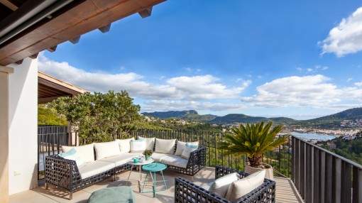 Luxurious penthouse with breathtaking sweeping views over Port d'Andratx Luxurious penthouse with breathtaking sweeping views over Port d'Andratx