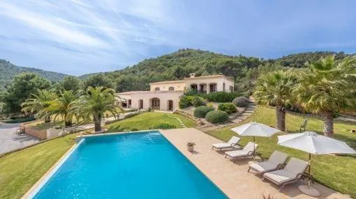 Spectacular, modern villa with breathtaking views in a prime location in Capdepera