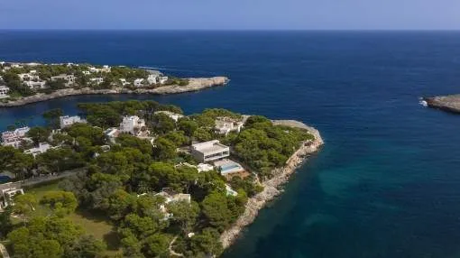 Spectacular designer-villa on the 1st sea line in Cala D'Or Spectacular designer-villa on the 1st sea line in Cala D'Or