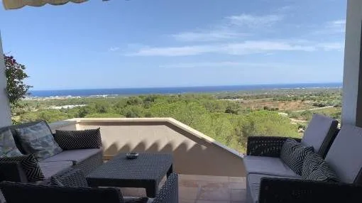 Charming terraced house with sweeping views as far as the sea at the golf club Vall d'Or Charming terraced house with sweeping views as far as the sea at the golf club Vall d'Or