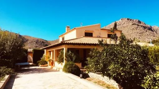 Semi-detached finca in a quiet location with private pool and large plot on the outskirts of Pollenca harbour