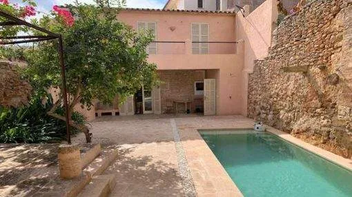 Beautiful, renovated town-house with pool in Ses Salines