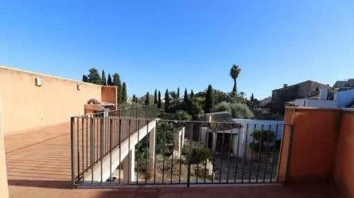 House in Binissalem with large terrace and garden