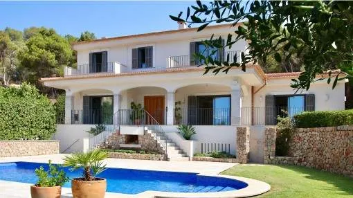 Excellently-renovated villa with sea views in Port d'Andratx Excellently-renovated villa with sea views in Port d'Andratx