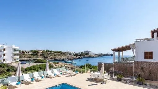 Beautiful semi-detached house with private sea access and touristic rental license in Portocolom