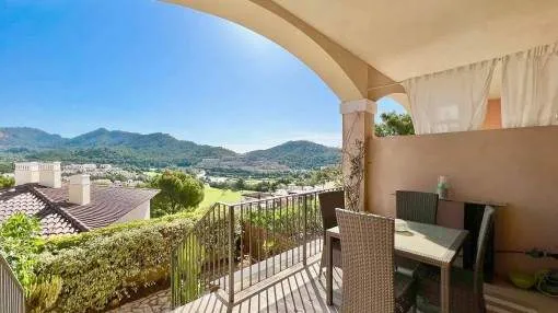 Bright terraced house with community pool at the golf course in Camp de Mar Bright terraced house with community pool at the golf course in Camp de Mar