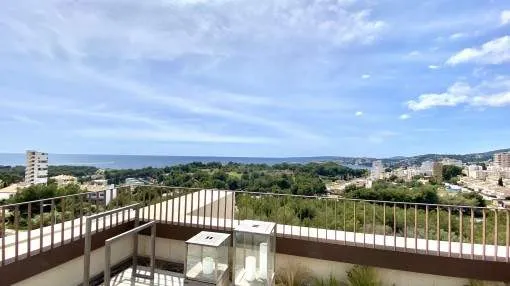 Elegant triplex-apartment with panoramic views, roof-terrace and private jacuzzi in La Bonanova