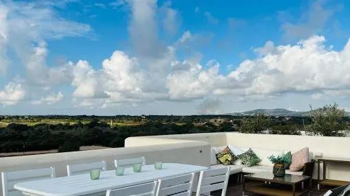 Wonderful apartment with large roof terrace, community pool and beautiful panoramic views in Cala d'Or Wonderful apartment with large roof terrace, community pool and beautiful panoramic views in Cala d'Or