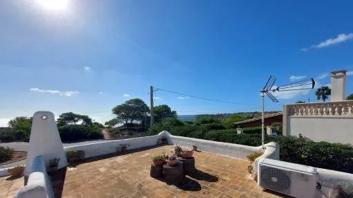 Investment property - Villa in need of renovation with pool in first sea line in Cap d'es Moro