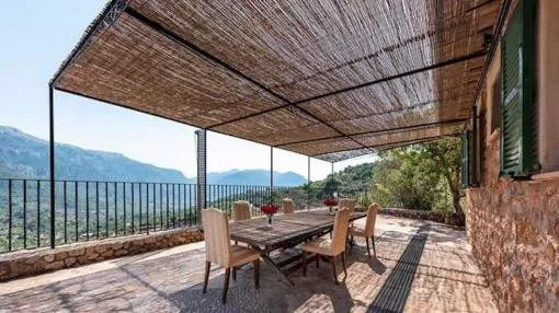 Finca in a sunny location in Fornalutx with breathtaking views