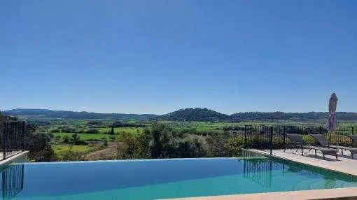 Beautiful country house with superb views nearby Sineu