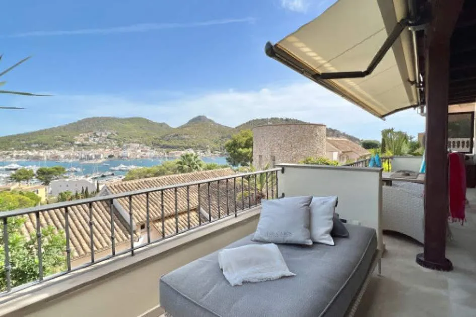 Spacious apartment with private terrace and enchanting views over the harbour of Port d'Andratx