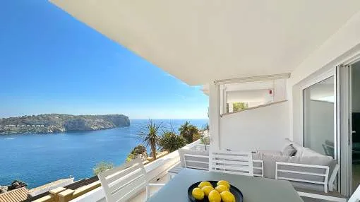 Garden-apartment in a popular residential complex with outstanding sea views in Port Andratx