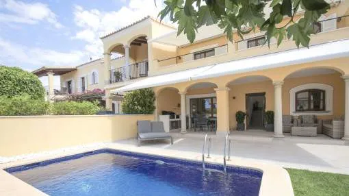 Completely-renovated terraced house with private pool and sea views in Santa Ponsa