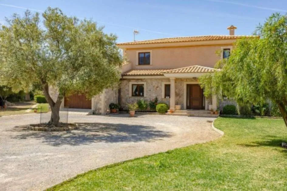 Idyllic countryside home with pool in a serene location near Alcudia