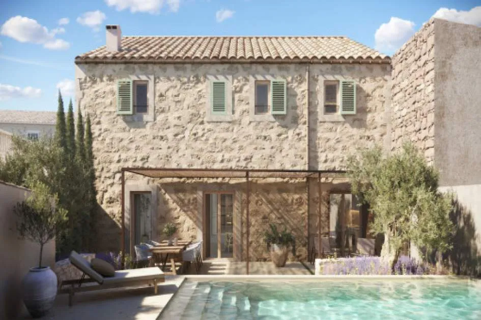 Charming Townhouse with Renovation Project in Es Llombards