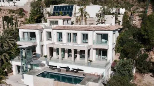 Luxurious, south-facing villa with exceptional sea views in Son Vida Luxurious, south-facing villa with exceptional sea views in Son Vida